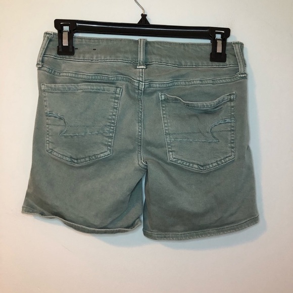 American Eagle AEO Twill X midi Green Shorts Size 0 - Picture 2 of 9
